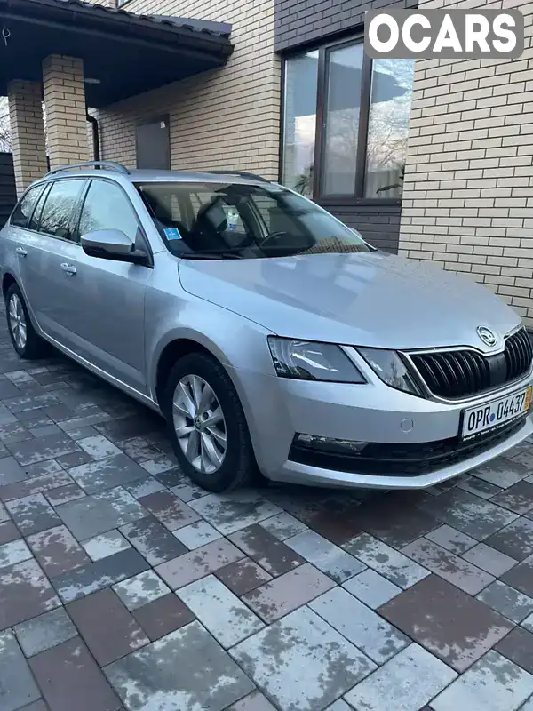 Универсал Skoda Octavia 2020 2 л. Автомат обл. Черкасская, Черкассы - Фото 1/15