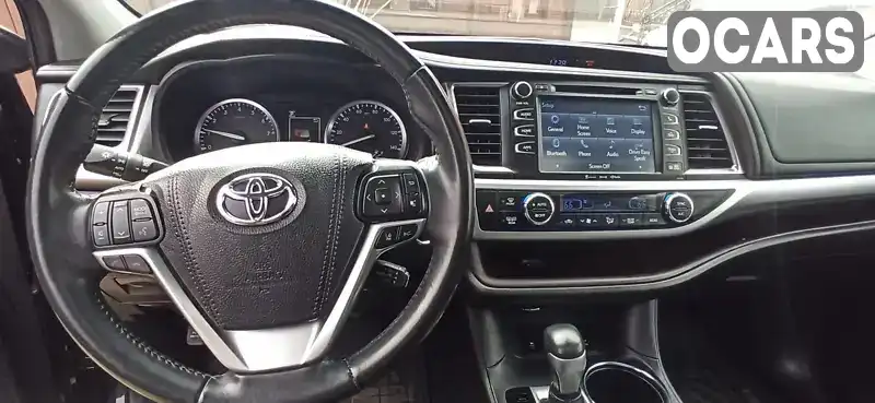 Позашляховик / Кросовер Toyota Highlander 2018 3.5 л. Автомат обл. Львівська, Львів - Фото 1/21