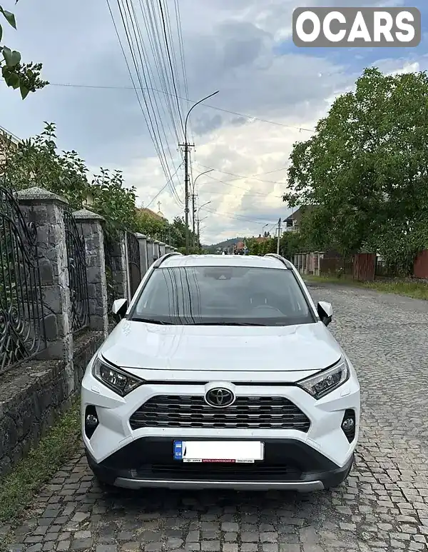 Позашляховик / Кросовер Toyota RAV4 2021 1.99 л. Автомат обл. Закарпатська, Мукачево - Фото 1/8