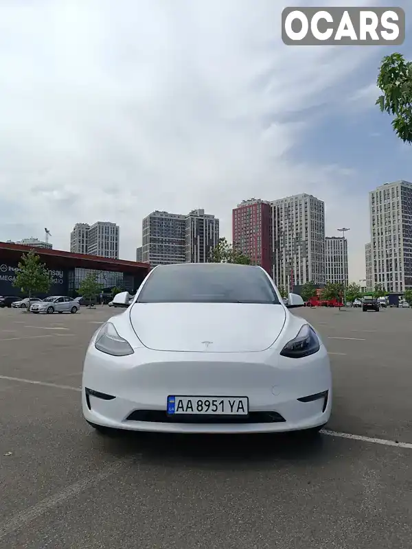 Внедорожник / Кроссовер Tesla Model Y 2023 null_content л. обл. Киевская, Киев - Фото 1/12