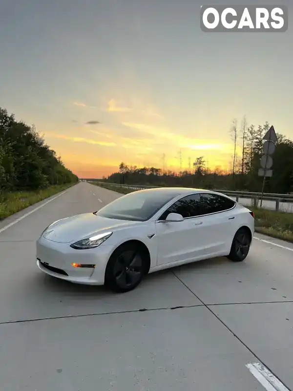 Седан Tesla Model 3 2019 null_content л. обл. Киевская, Киев - Фото 1/15