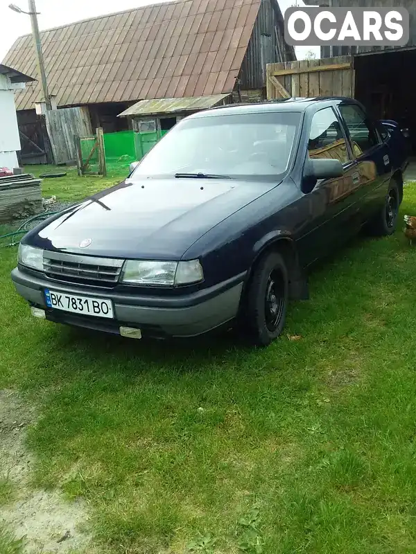 Седан Opel Vectra 1989 1.6 л. обл. Ровенская, Владимирец - Фото 1/8