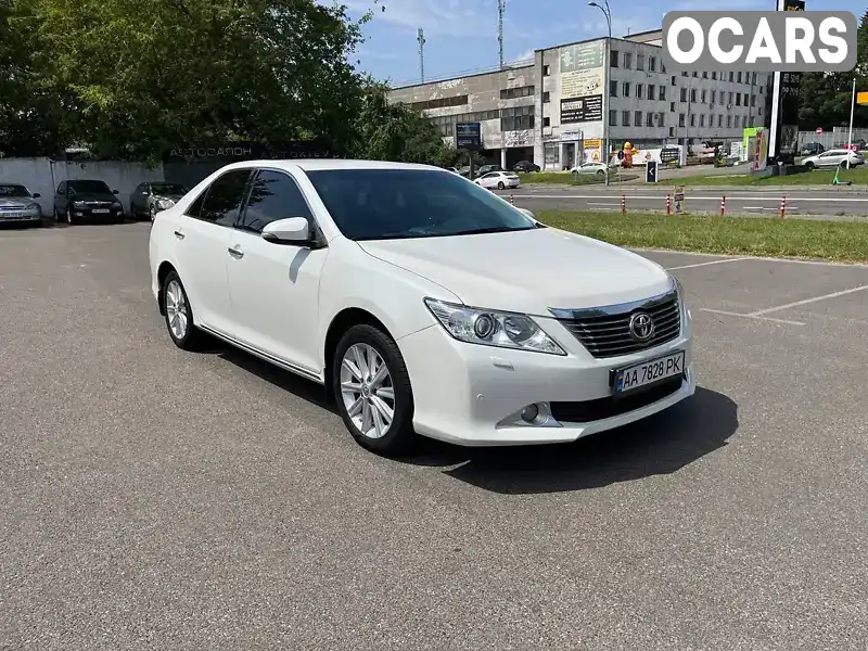 Седан Toyota Camry 2013 2.49 л. Автомат обл. Киевская, Киев - Фото 1/21