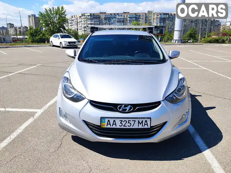 Седан Hyundai Elantra 2012 1.8 л. Ручная / Механика обл. Киевская, Киев - Фото 1/8