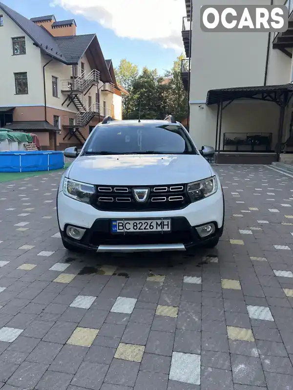 Позашляховик / Кросовер Dacia Sandero StepWay 2016 1.5 л. Ручна / Механіка обл. Львівська, Трускавець - Фото 1/21