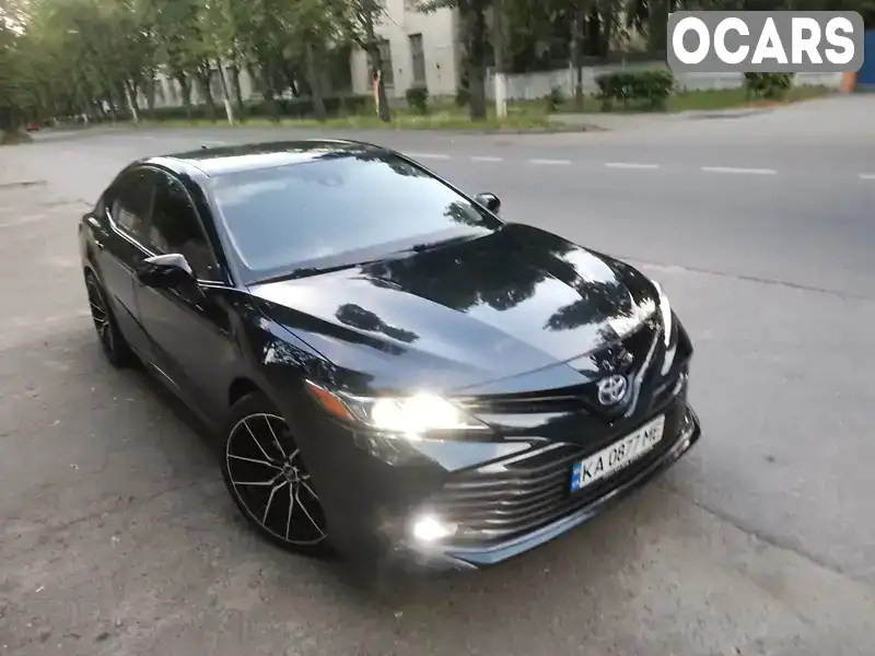Седан Toyota Camry 2020 2.49 л. обл. Киевская, Киев - Фото 1/14
