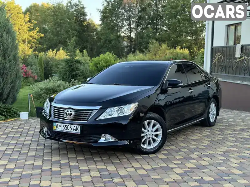 Седан Toyota Camry 2012 2.5 л. Автомат обл. Житомирська, Житомир - Фото 1/21