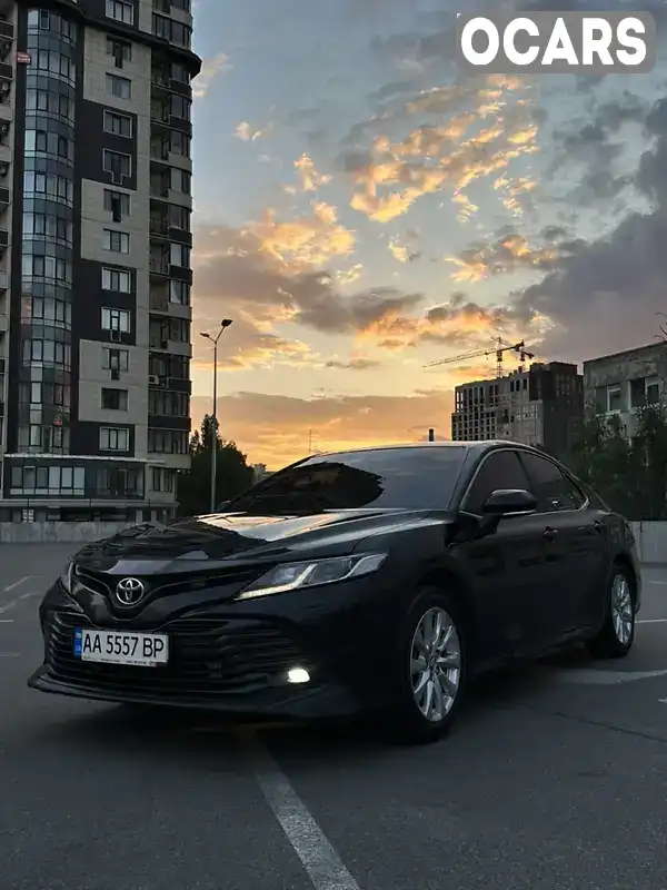 Седан Toyota Camry 2019 2.49 л. Автомат обл. Киевская, Киев - Фото 1/17