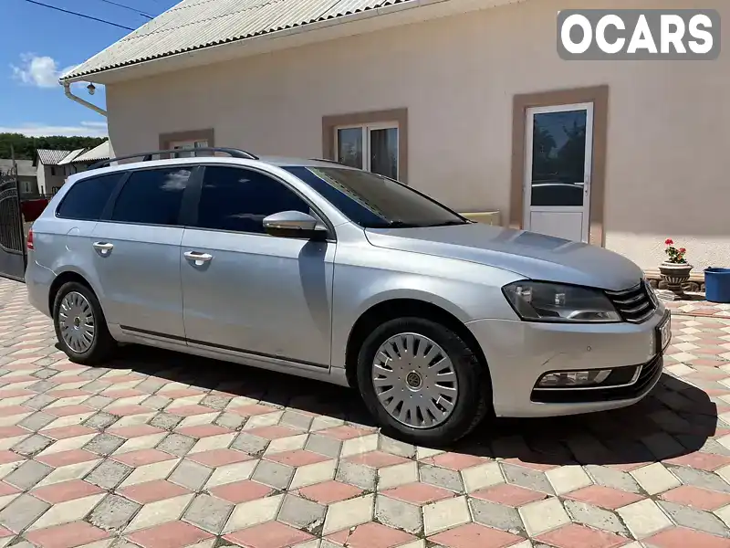 Універсал Volkswagen Passat 2012 2 л. Автомат обл. Чернівецька, Чернівці - Фото 1/14