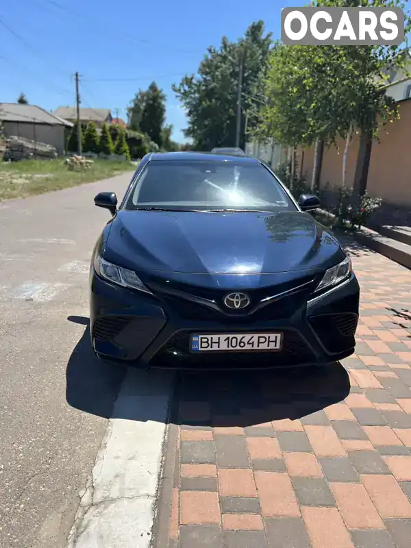 Седан Toyota Camry 2017 2.49 л. Автомат обл. Одесская, location.city.usatove - Фото 1/21