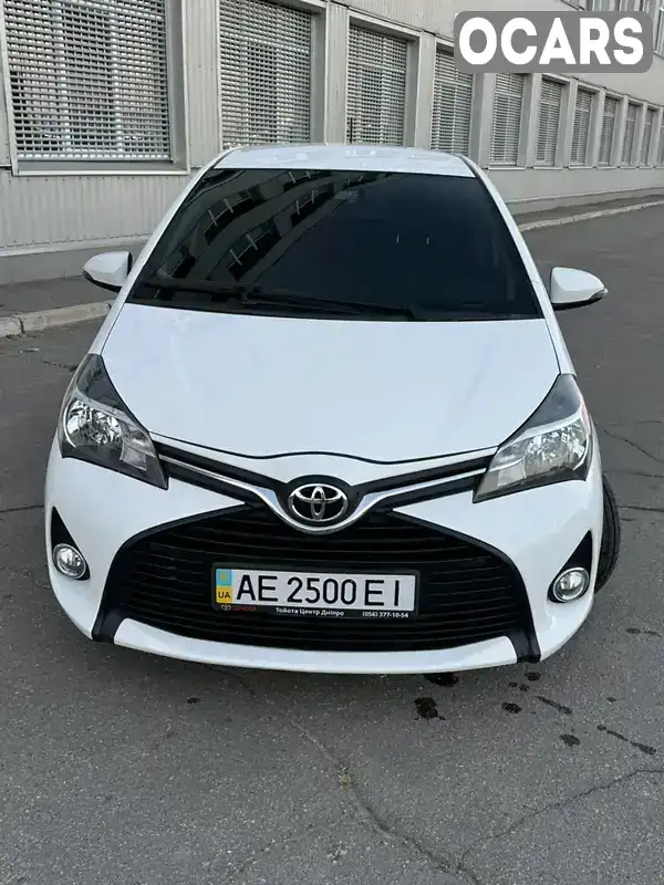 Хэтчбек Toyota Yaris 2017 1.5 л. Вариатор обл. Днепропетровская, Днепр (Днепропетровск) - Фото 1/19