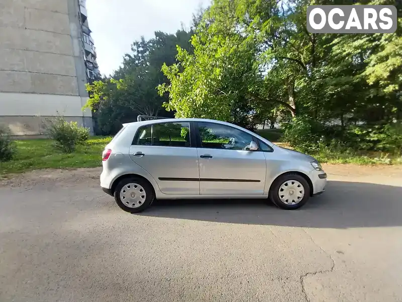 Хетчбек Volkswagen Golf 2005 1.6 л. Ручна / Механіка обл. Закарпатська, Ужгород - Фото 1/18