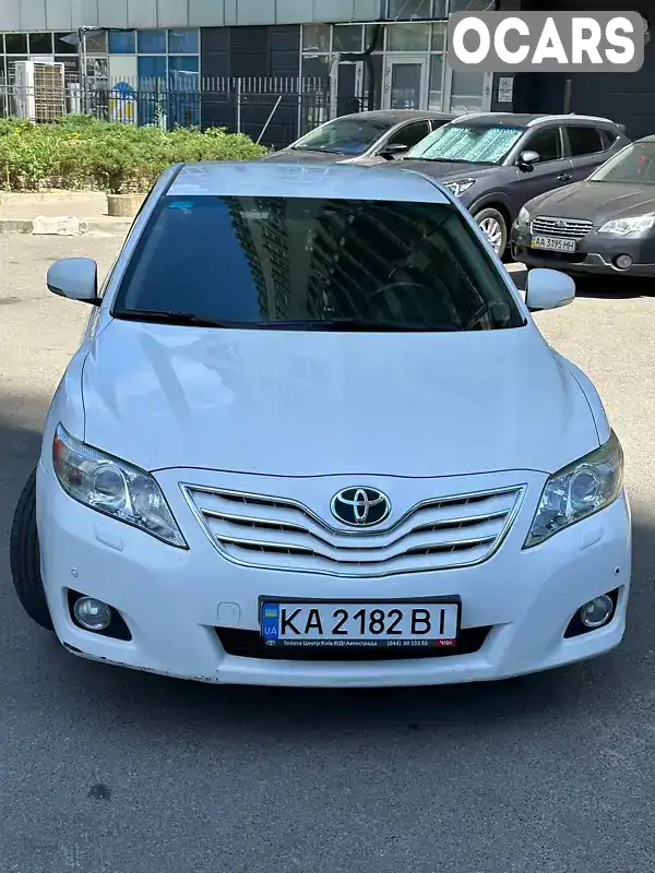 Седан Toyota Camry 2011 2.4 л. Автомат обл. Киевская, location.city.sviatopetrivske - Фото 1/14