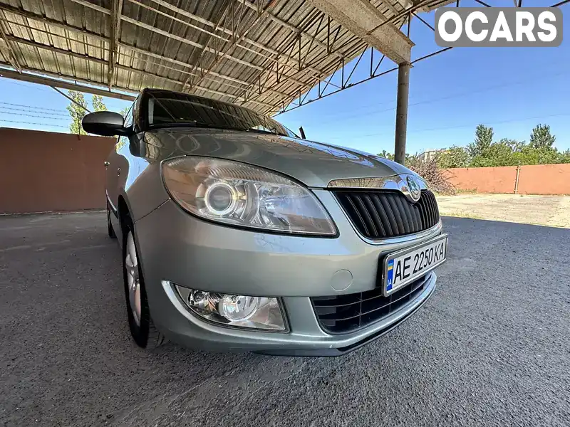 Хэтчбек Skoda Fabia 2011 1.2 л. Ручная / Механика обл. Днепропетровская, Апостолово - Фото 1/11