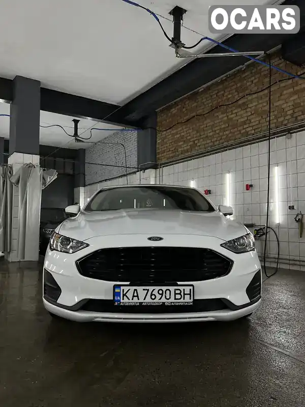 Седан Ford Fusion 2019 2 л. Автомат обл. Киевская, Киев - Фото 1/16