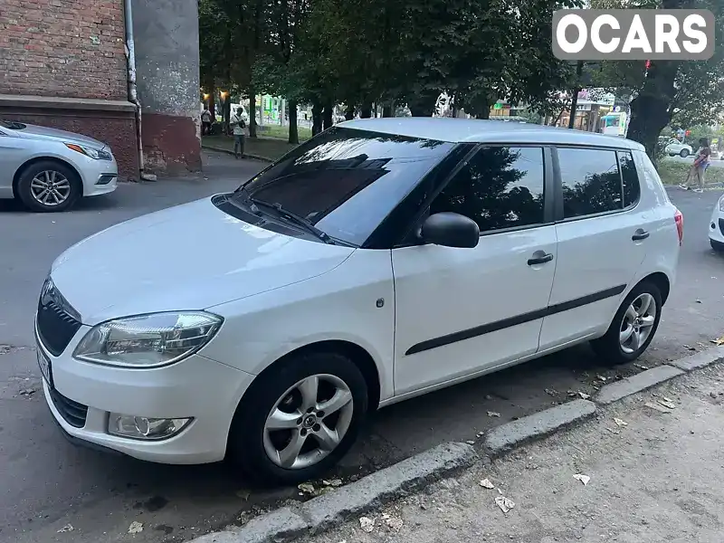 Хэтчбек Skoda Fabia 2011 1.2 л. Ручная / Механика обл. Хмельницкая, Хмельницкий - Фото 1/14