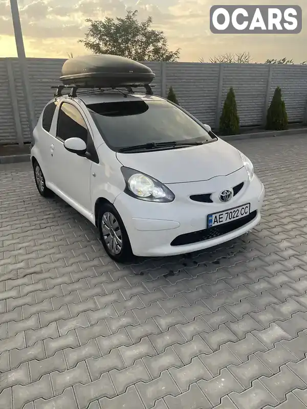 Хэтчбек Toyota Aygo 2008 1 л. Автомат обл. Днепропетровская, Днепр (Днепропетровск) - Фото 1/20