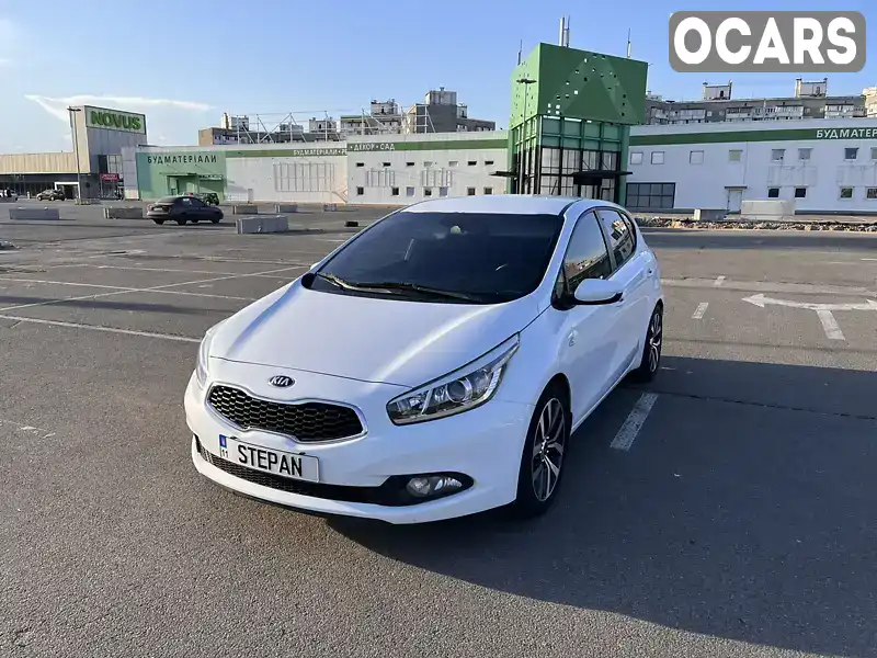 Хэтчбек Kia Ceed 2015 1.58 л. Ручная / Механика обл. Киевская, Киев - Фото 1/19