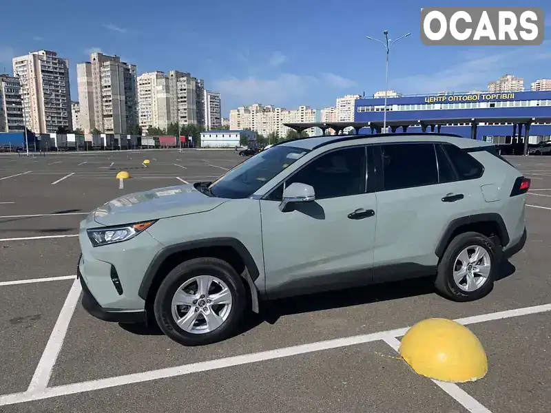 Позашляховик / Кросовер Toyota RAV4 2021 2.49 л. Автомат обл. Київська, Київ - Фото 1/14