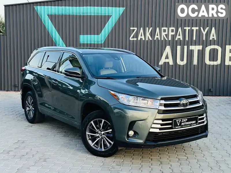 Позашляховик / Кросовер Toyota Highlander 2018 3.46 л. Автомат обл. Закарпатська, Мукачево - Фото 1/21