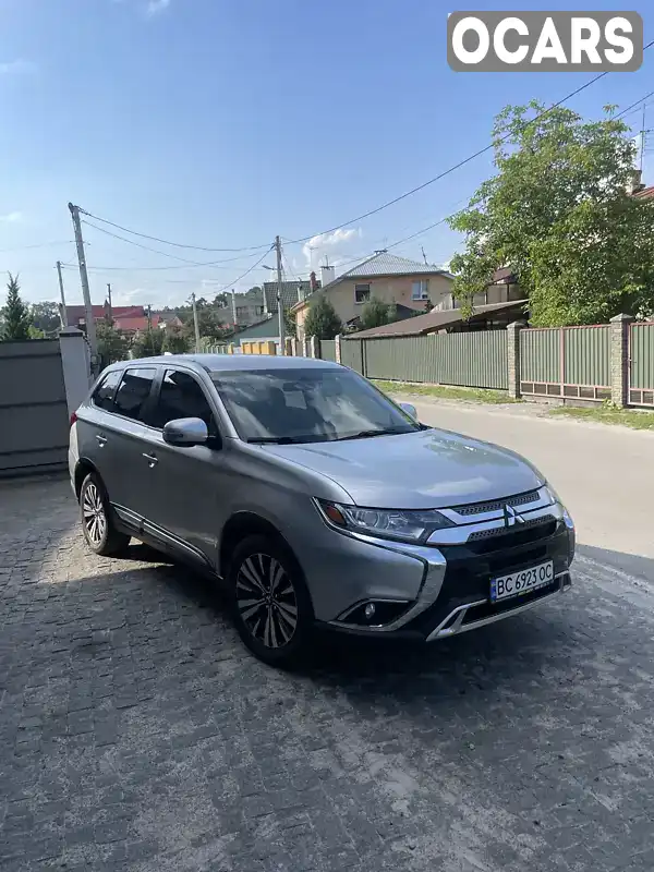 Внедорожник / Кроссовер Mitsubishi Outlander 2019 2.36 л. Автомат обл. Львовская, Львов - Фото 1/11