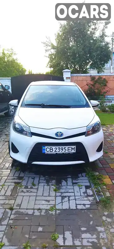 Хэтчбек Toyota Yaris 2013 1.5 л. Автомат обл. Черниговская, Чернигов - Фото 1/16