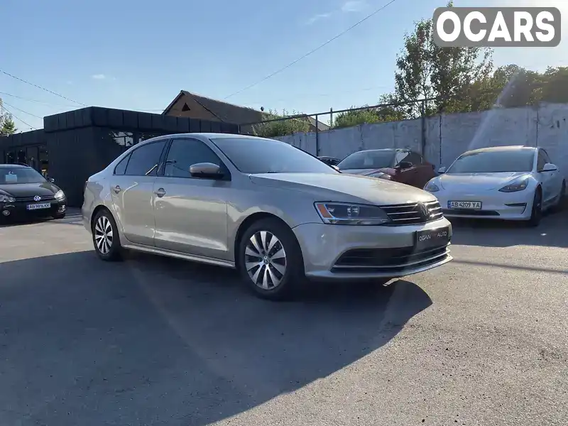 Седан Volkswagen Jetta 2015 2 л. Автомат обл. Вінницька, Вінниця - Фото 1/21