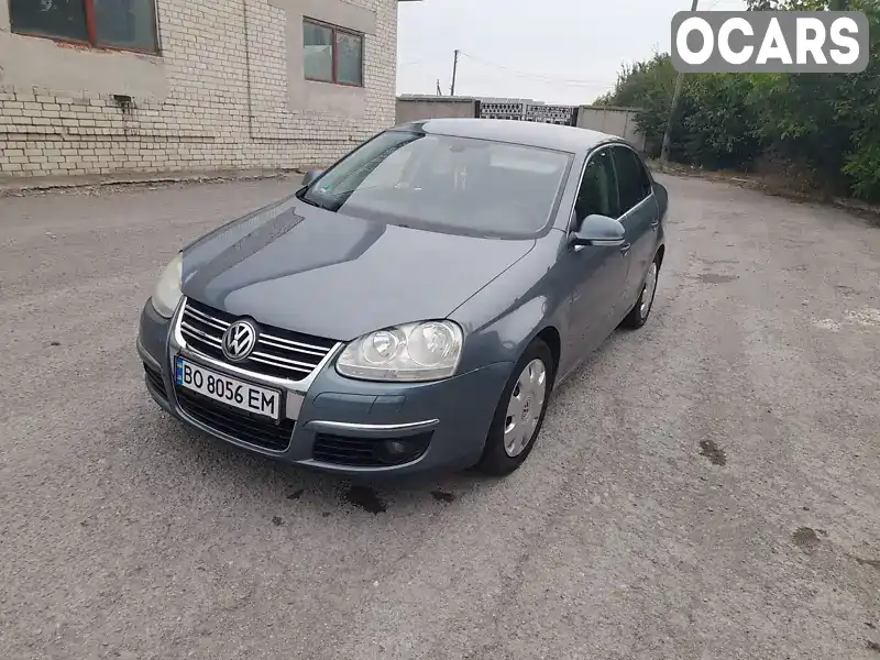 Седан Volkswagen Jetta 2006 1.6 л. обл. Тернопільська, Бучач - Фото 1/21