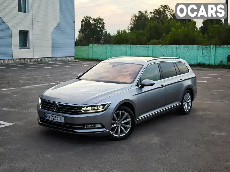 Универсал Volkswagen Passat 2018 1.97 л. Автомат обл. Ровенская, Дубно - Фото 1/21