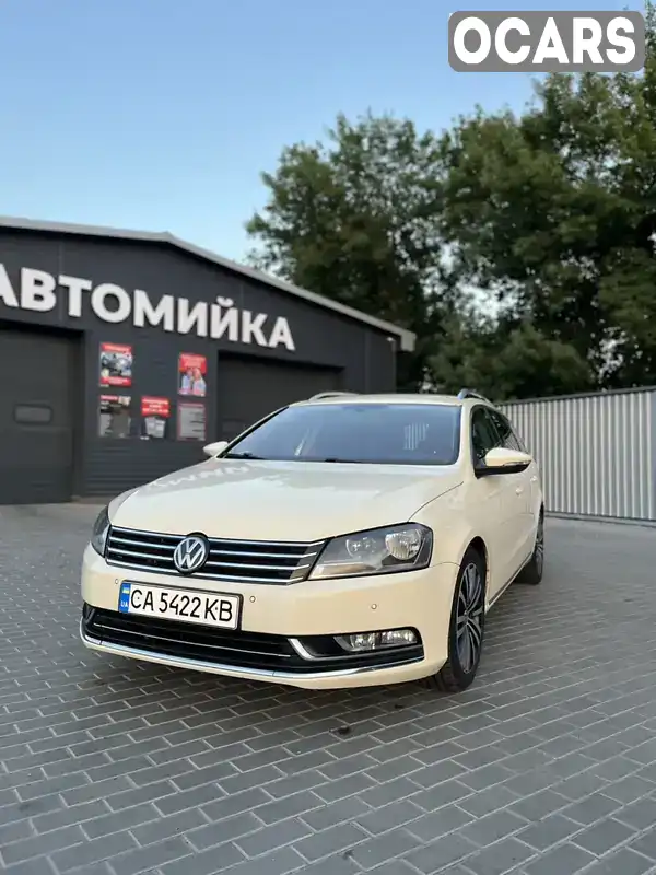 Универсал Volkswagen Passat 2013 2 л. Автомат обл. Кировоградская, Александрия - Фото 1/21