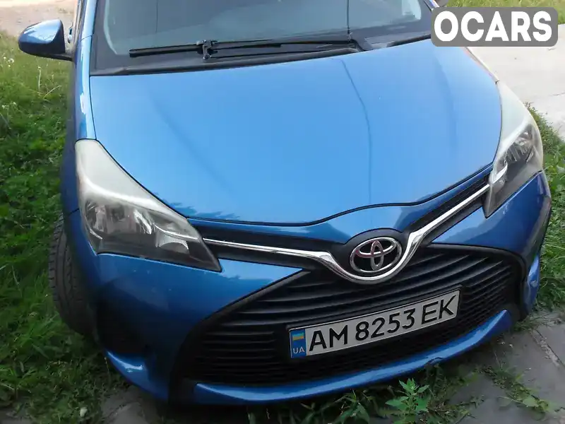 Хэтчбек Toyota Yaris 2015 1.5 л. Автомат обл. Житомирская, Житомир - Фото 1/11