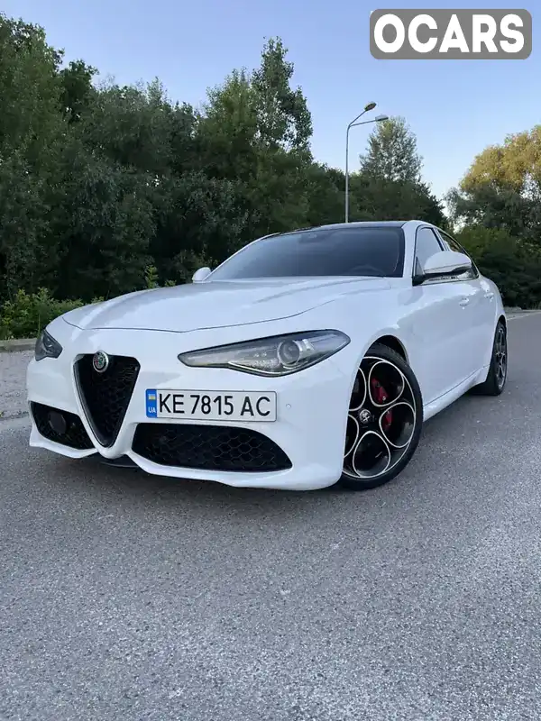 Седан Alfa Romeo Giulia 2018 2 л. Автомат обл. Дніпропетровська, Дніпро (Дніпропетровськ) - Фото 1/19