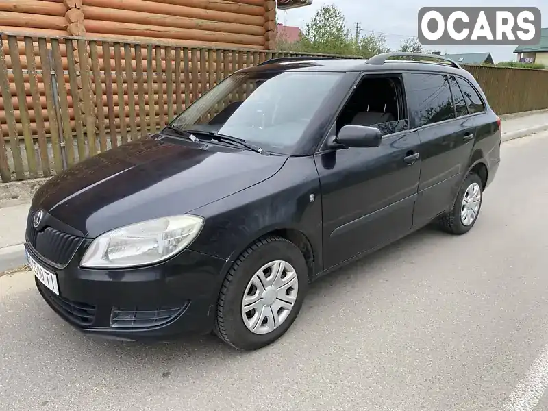 Універсал Skoda Fabia 2010 1.6 л. Ручна / Механіка обл. Львівська, Новояворівськ - Фото 1/7