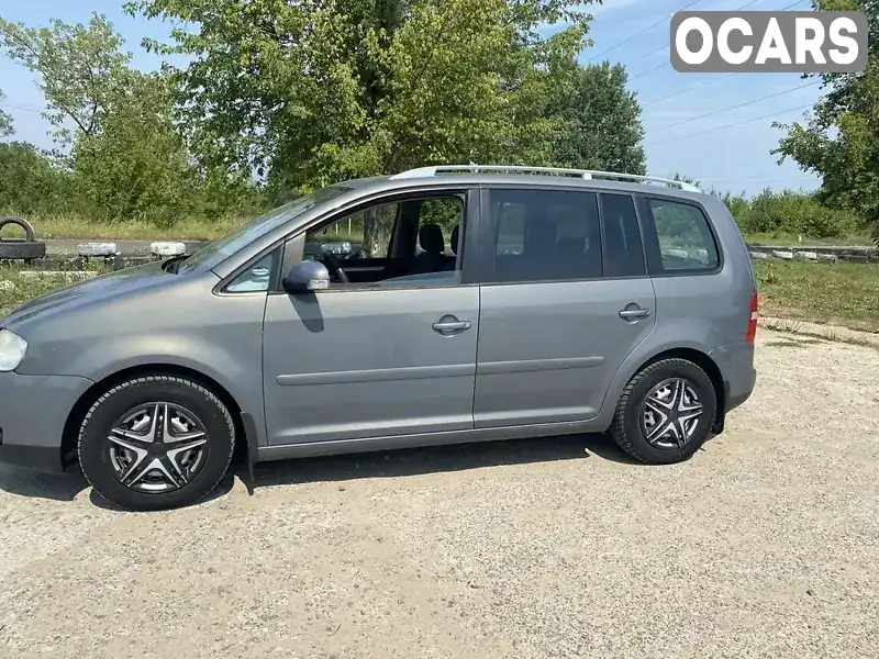 Минивэн Volkswagen Touran 2004 1.6 л. Ручная / Механика обл. Львовская, Каменка-Бугская - Фото 1/9