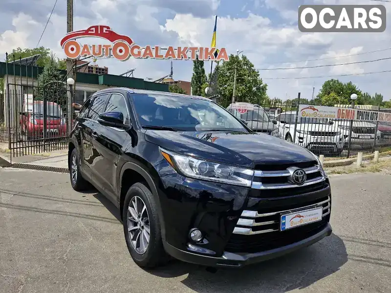 Позашляховик / Кросовер Toyota Highlander 2019 3.5 л. Автомат обл. Миколаївська, Миколаїв - Фото 1/21