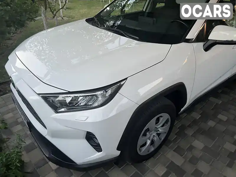 Внедорожник / Кроссовер Toyota RAV4 2019 1.99 л. Вариатор обл. Киевская, Киев - Фото 1/13