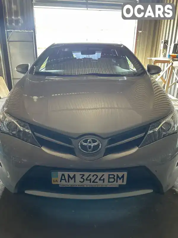 Хэтчбек Toyota Auris 2013 1.33 л. Ручная / Механика обл. Житомирская, Звягель - Фото 1/11