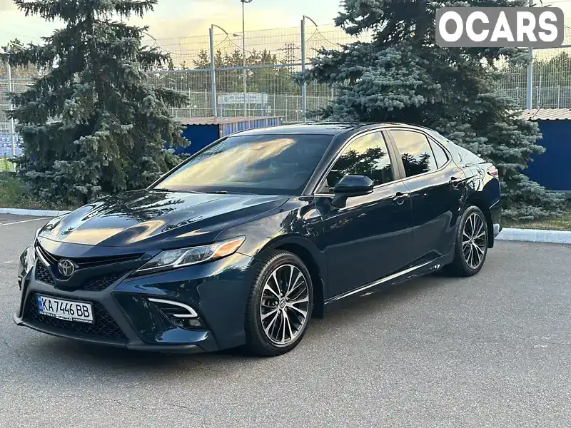 Седан Toyota Camry 2018 2.49 л. Автомат обл. Киевская, Киев - Фото 1/21