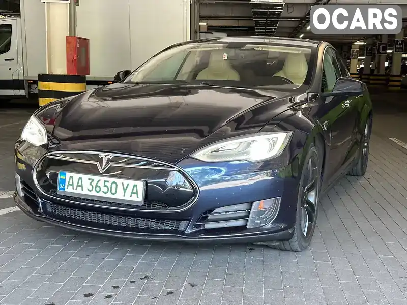 Ліфтбек Tesla Model S 2013 null_content л. обл. Київська, Київ - Фото 1/15
