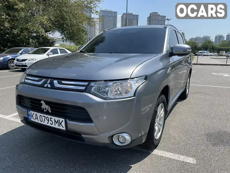 Позашляховик / Кросовер Mitsubishi Outlander 2012 2.27 л. Автомат обл. Київська, Київ - Фото 1/20