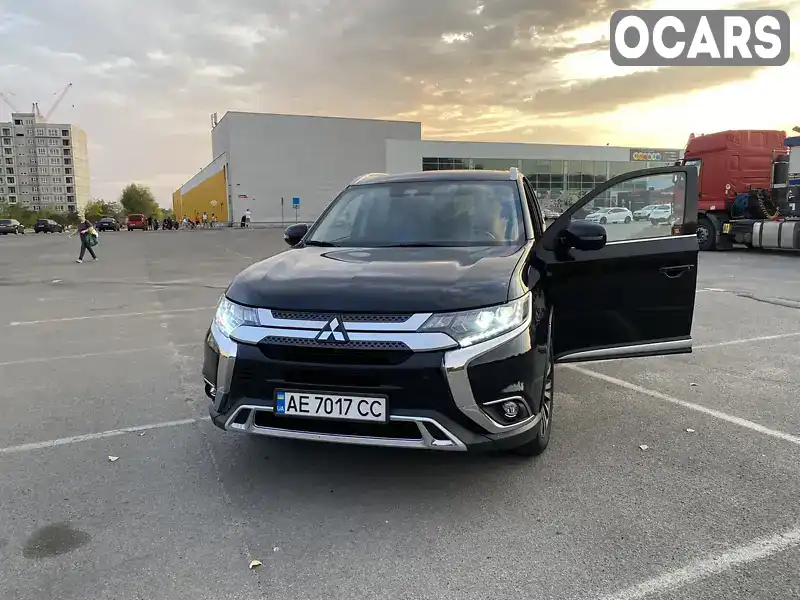 Внедорожник / Кроссовер Mitsubishi Outlander 2020 2.36 л. Вариатор обл. Запорожская, Запорожье - Фото 1/20