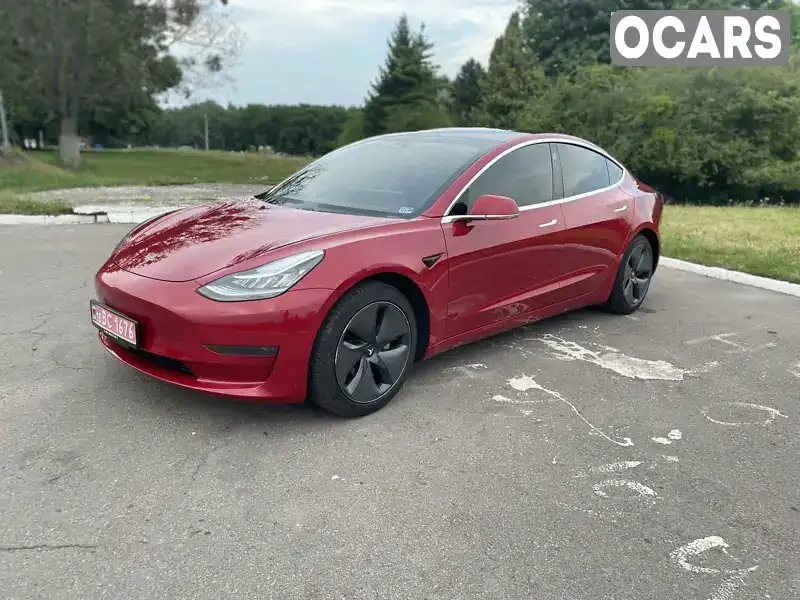 Седан Tesla Model 3 2020 null_content л. обл. Рівненська, Рівне - Фото 1/16