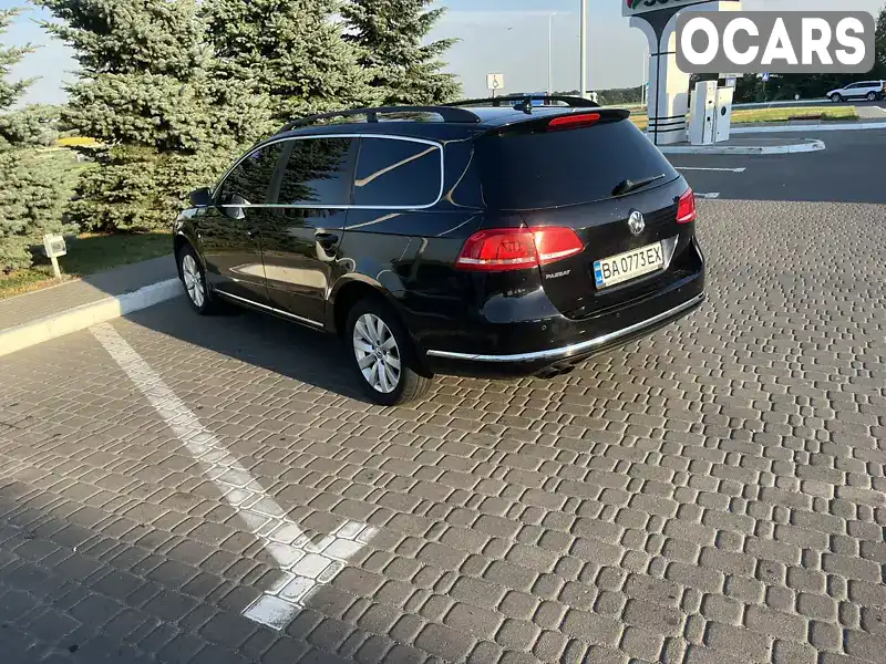 Універсал Volkswagen Passat 2013 2 л. Автомат обл. Черкаська, Умань - Фото 1/13