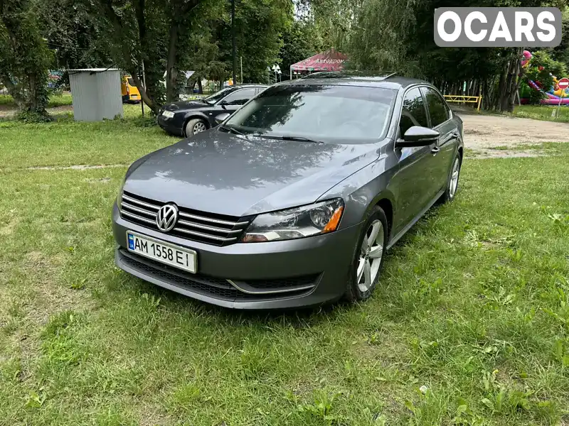 Седан Volkswagen Passat 2012 2.5 л. Автомат обл. Житомирська, Звягель - Фото 1/21