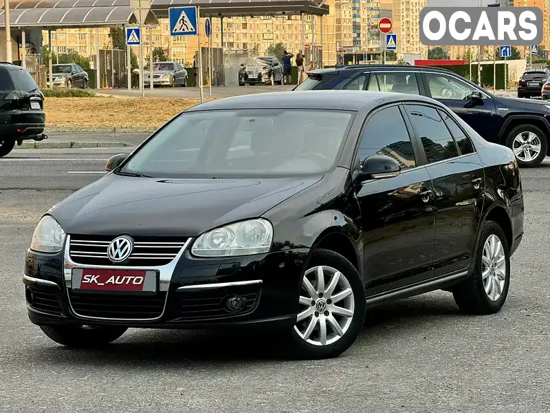 Седан Volkswagen Jetta 2009 1.6 л. Ручна / Механіка обл. Київська, Київ - Фото 1/21