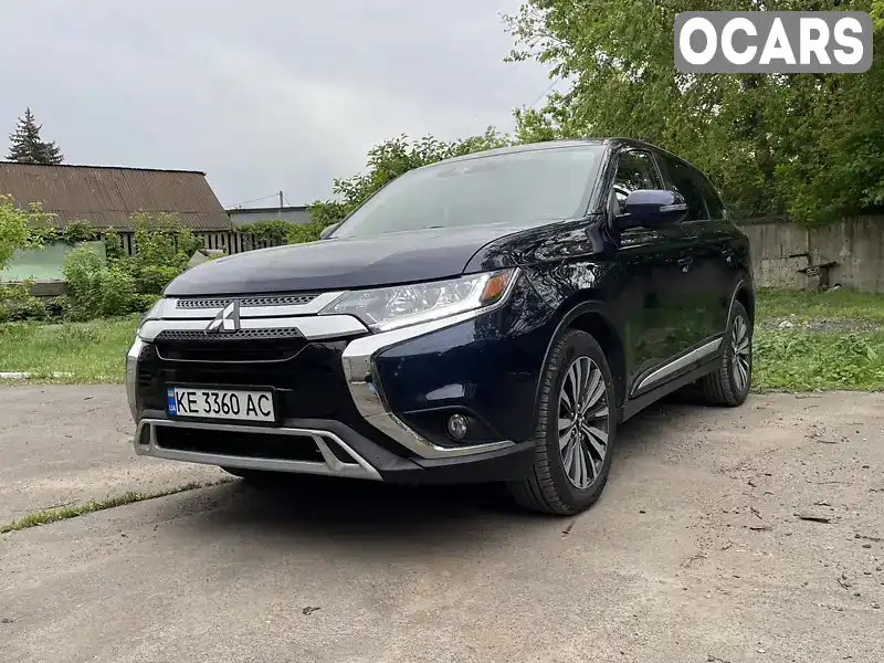 Внедорожник / Кроссовер Mitsubishi Outlander 2019 2.36 л. Автомат обл. Днепропетровская, Кривой Рог - Фото 1/13