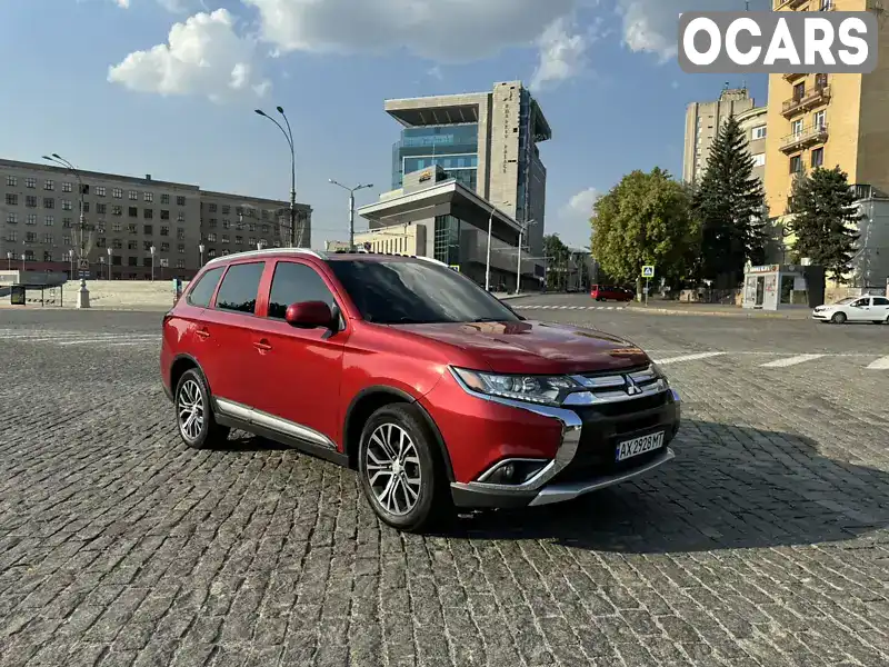 Позашляховик / Кросовер Mitsubishi Outlander 2017 2.36 л. Варіатор обл. Харківська, Харків - Фото 1/21