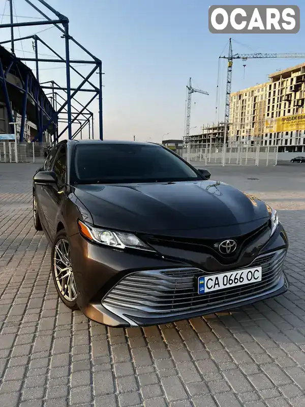 Седан Toyota Camry 2019 2.49 л. Автомат обл. Харківська, Харків - Фото 1/21