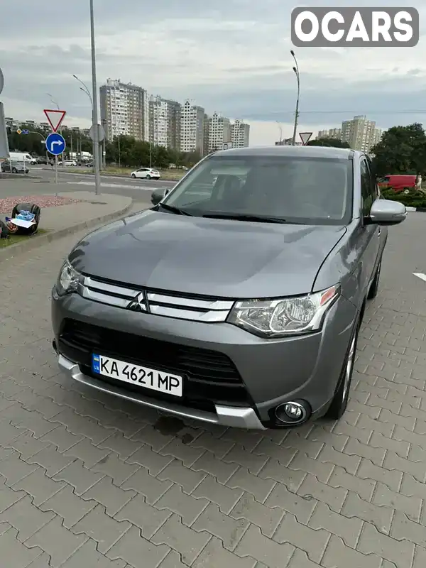 Позашляховик / Кросовер Mitsubishi Outlander 2015 2.36 л. Автомат обл. Київська, Київ - Фото 1/12