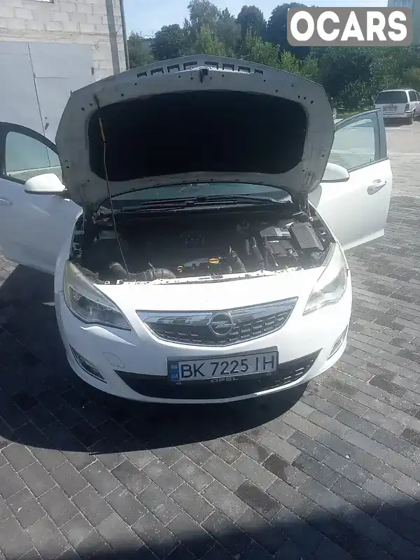 Хетчбек Opel Astra 2012 1.4 л. Ручна / Механіка обл. Рівненська, Дубно - Фото 1/8